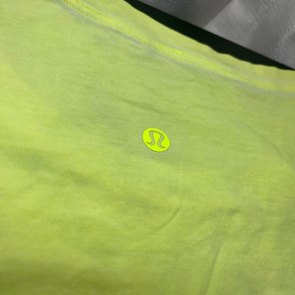 lululemon neon yellow tee 💛 size 4 - Picture 2 of 3